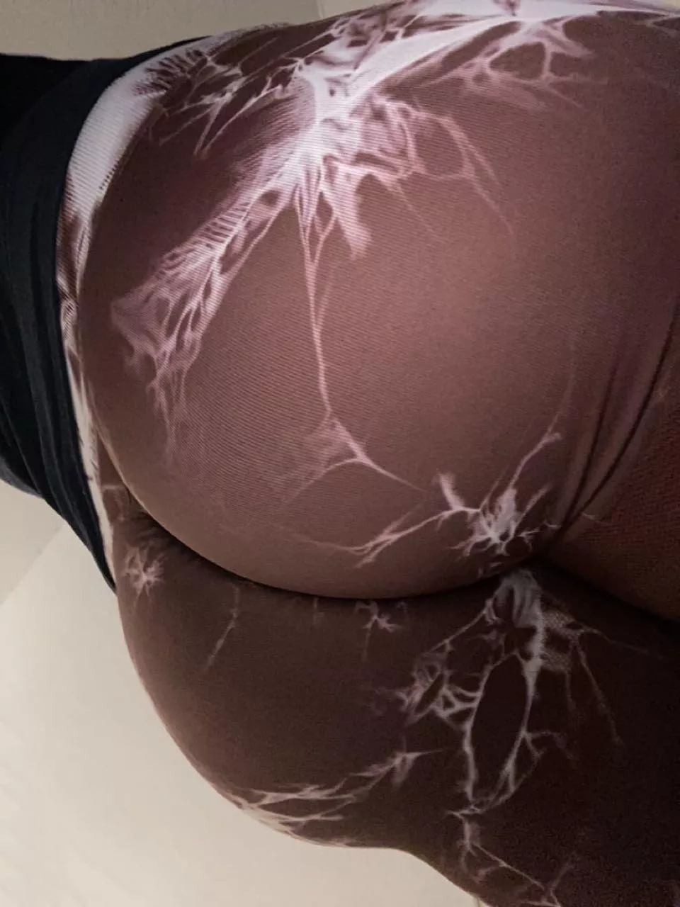 Enjoy my phat cheeks today🍑👀 OC