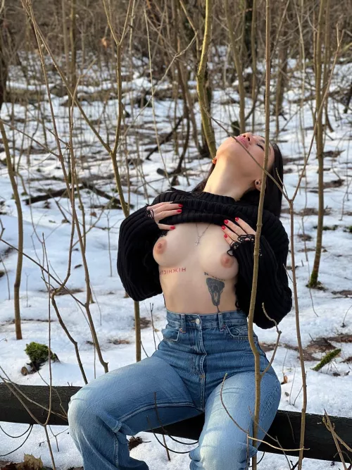 I decided to please you with a selfie from my walk