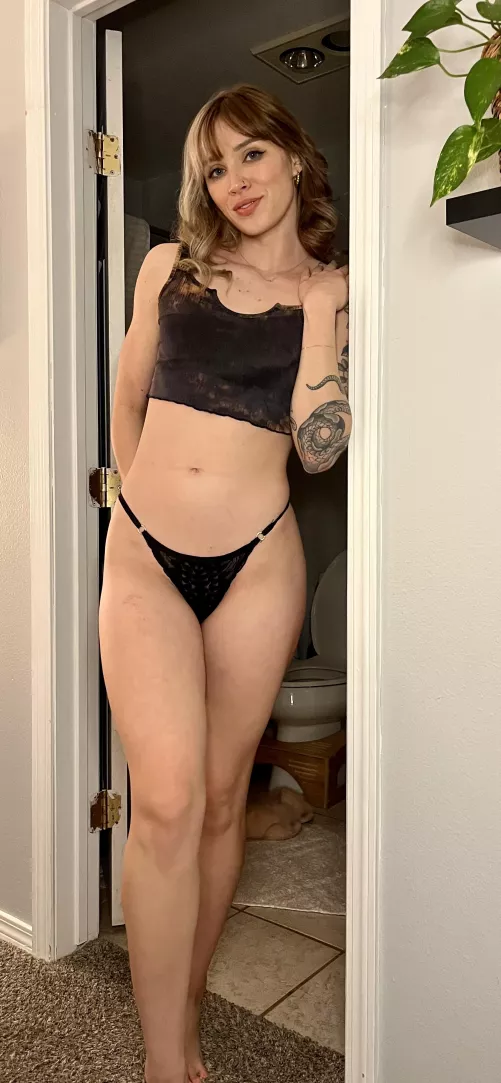 I want your kisses all over my tummy [IMG]