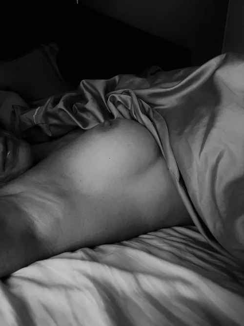 Relaxing before heading to Spain 🇪🇸🇸🇪