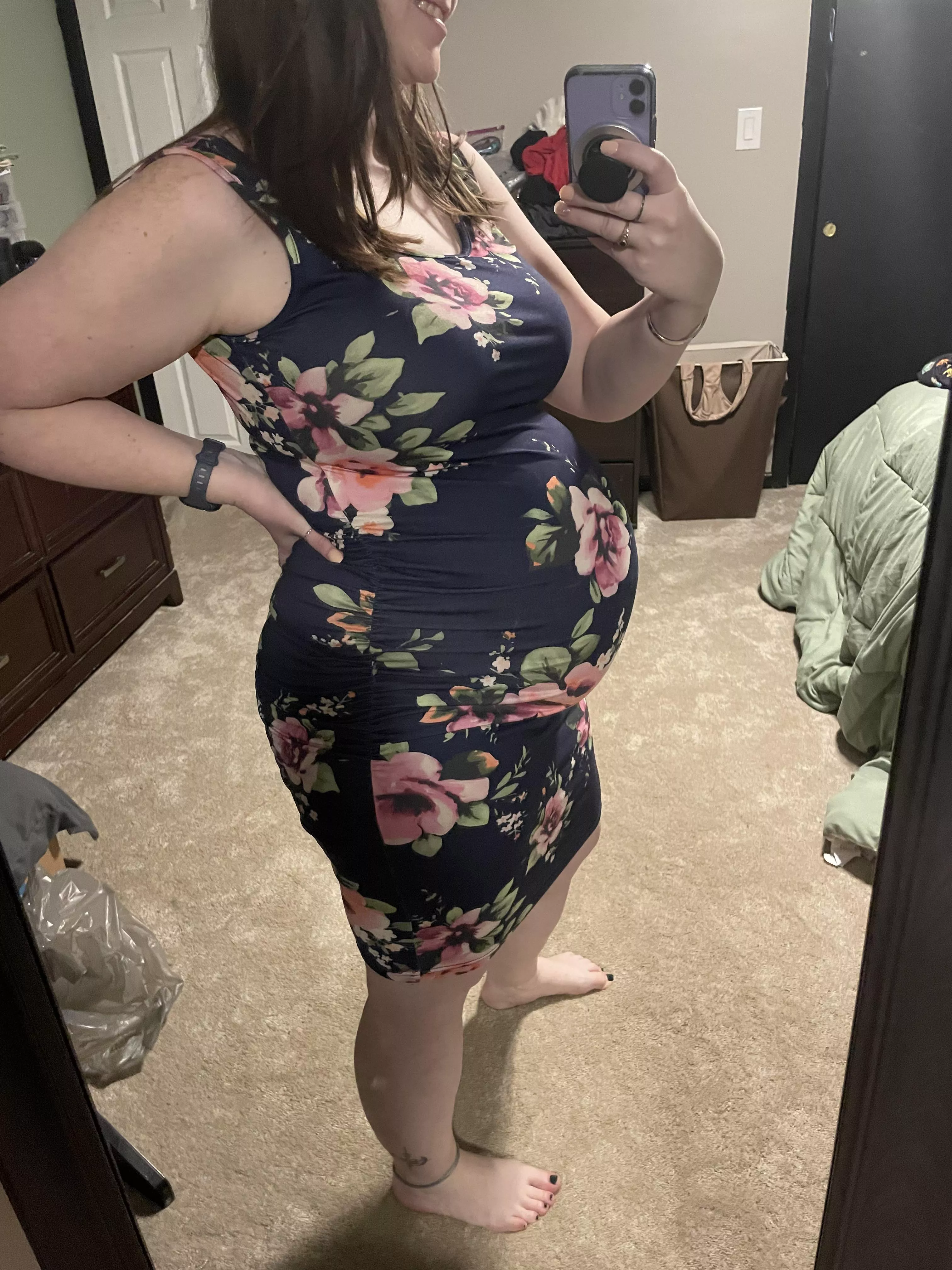 25 weeks with twins! Baby shower dress today 😊