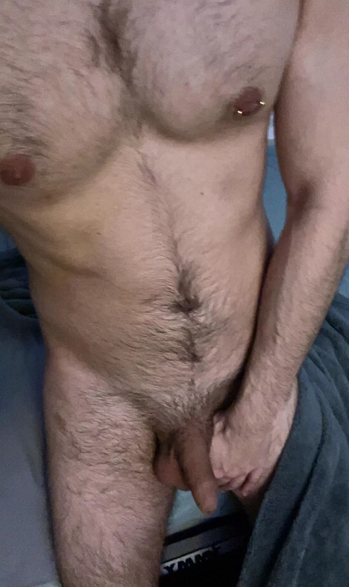 26 vers for jerking off. Prefer 21-30, long-term, fit/uncut++. Send asl and pic/vid for response Snap: hyruliansage8