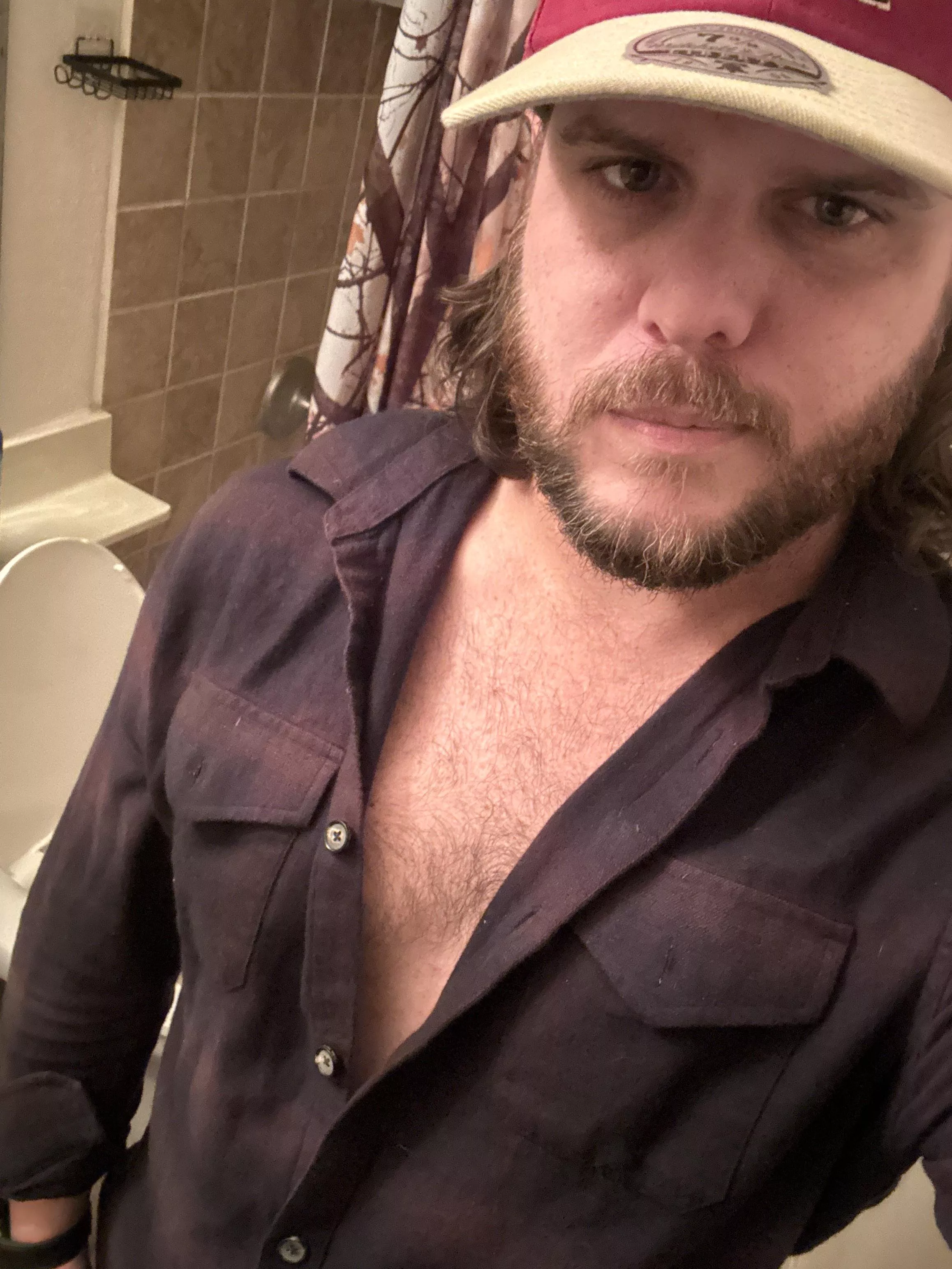 chill big bro type for Bromance, chats, fun, gaming