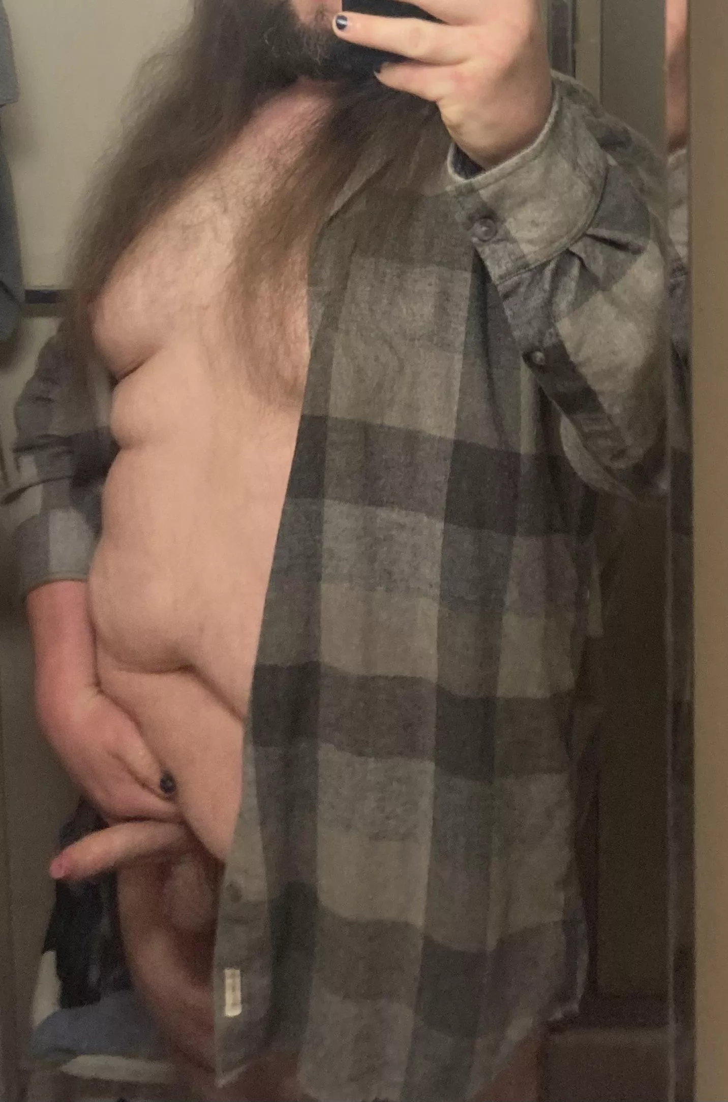 Do you like you BHM with long hair and a beard? DMs are open ladies. 😘