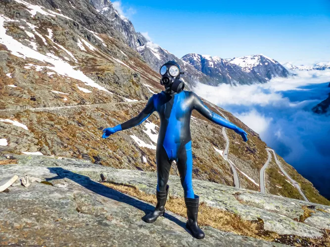 Feeling free as a flying drone on #gasmaskmonday 🤖✈️🕊️