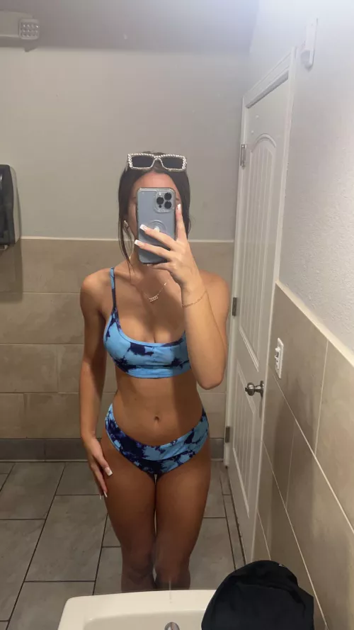 My body looks weird... I hate it