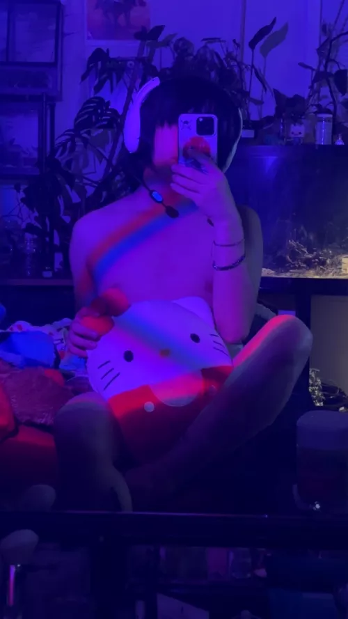 [20] Add my twitter if you want more