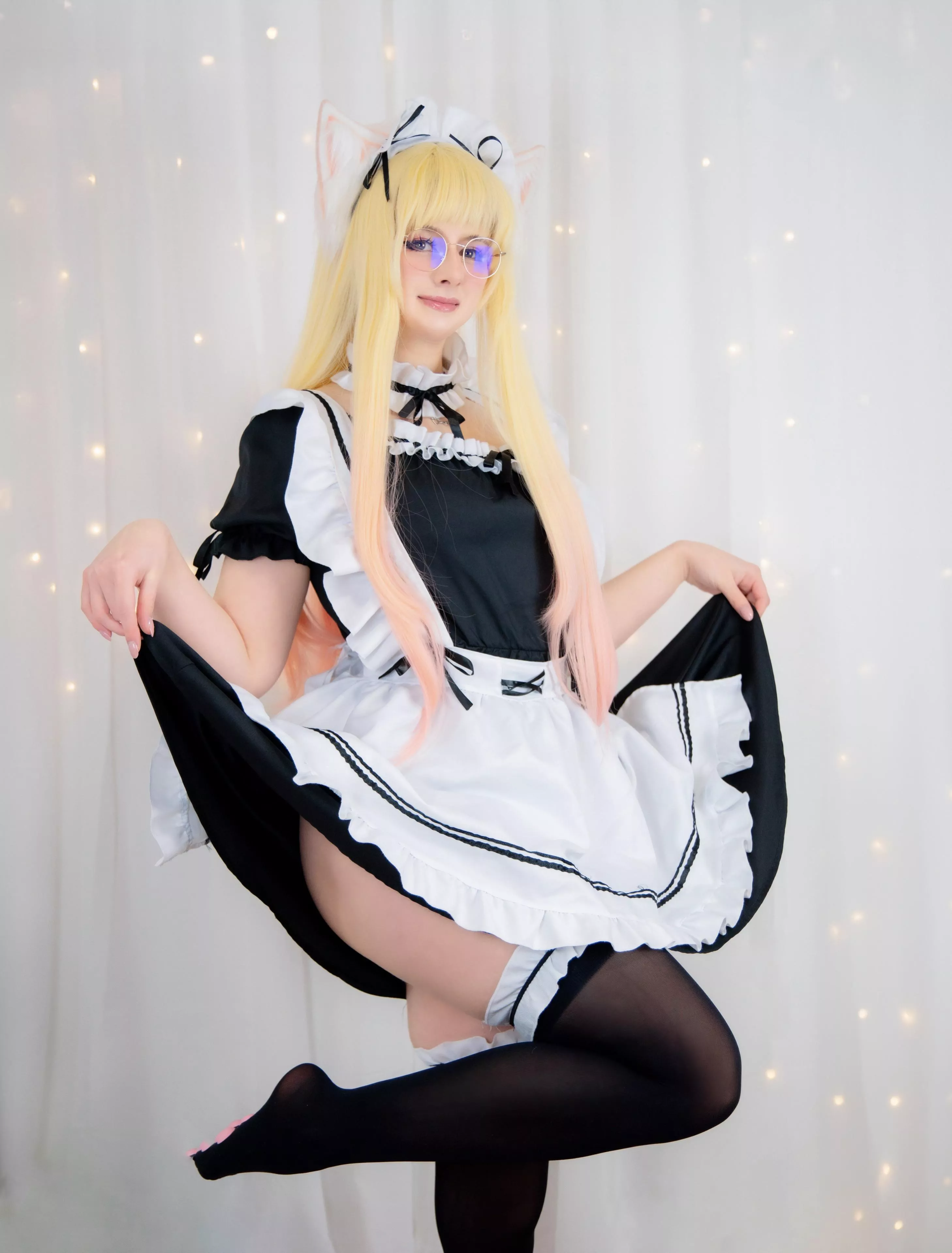 Am I not the perfect Maid for you? 💘🍰  [F] @strrykitten  