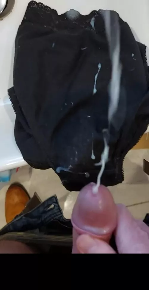 I like hosing down knickers 