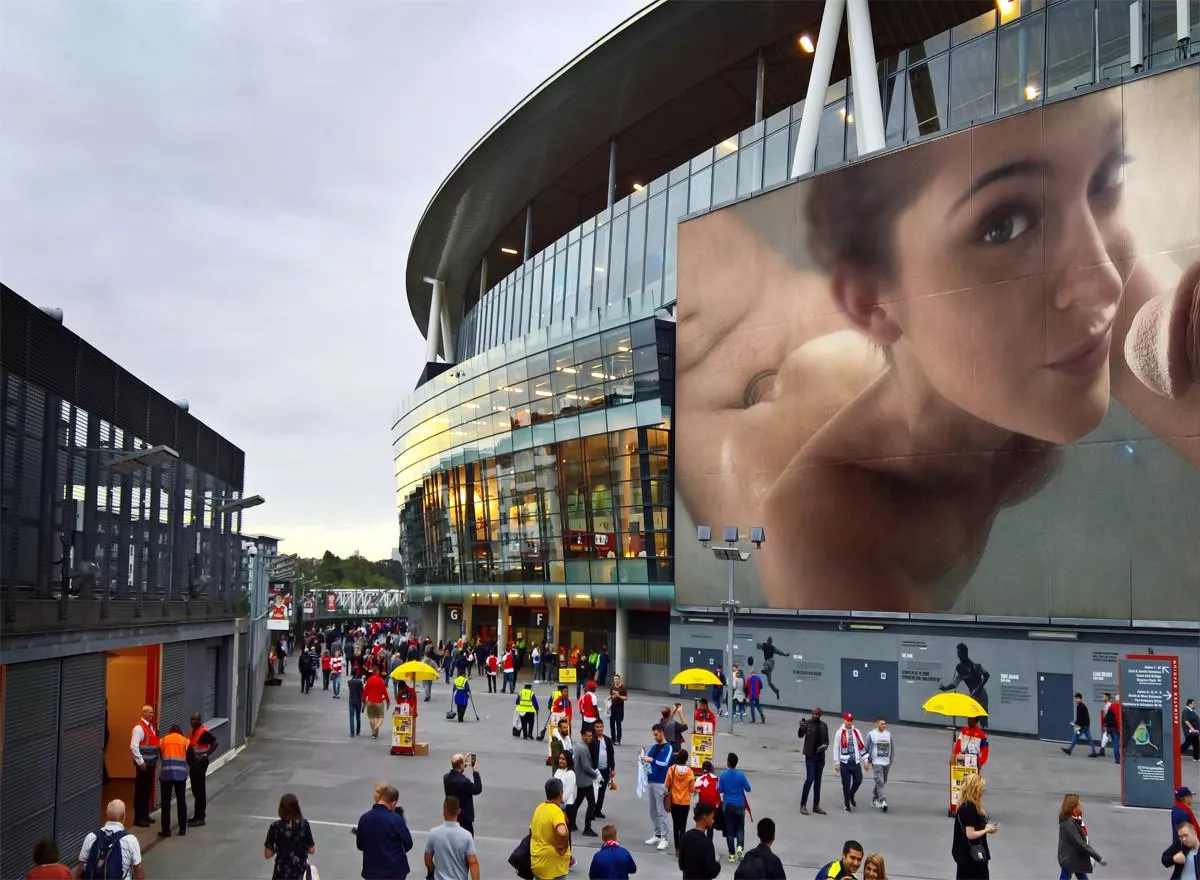 Me and u/Better-Vermicelli-50 and, well, Me again up on a billboard. Good times!