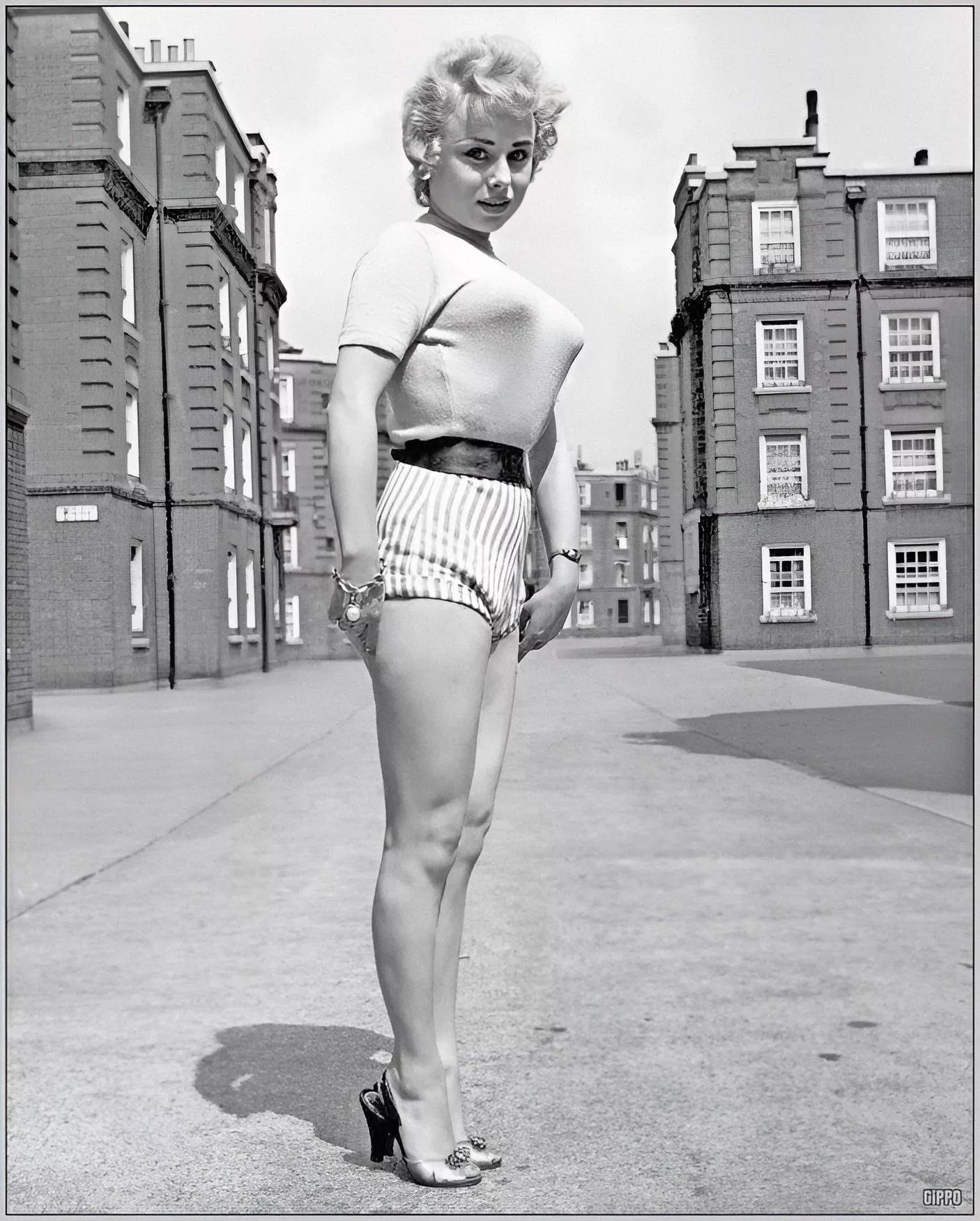 Barbara Windsor, looking a bit Sophia Loren, 1950's 