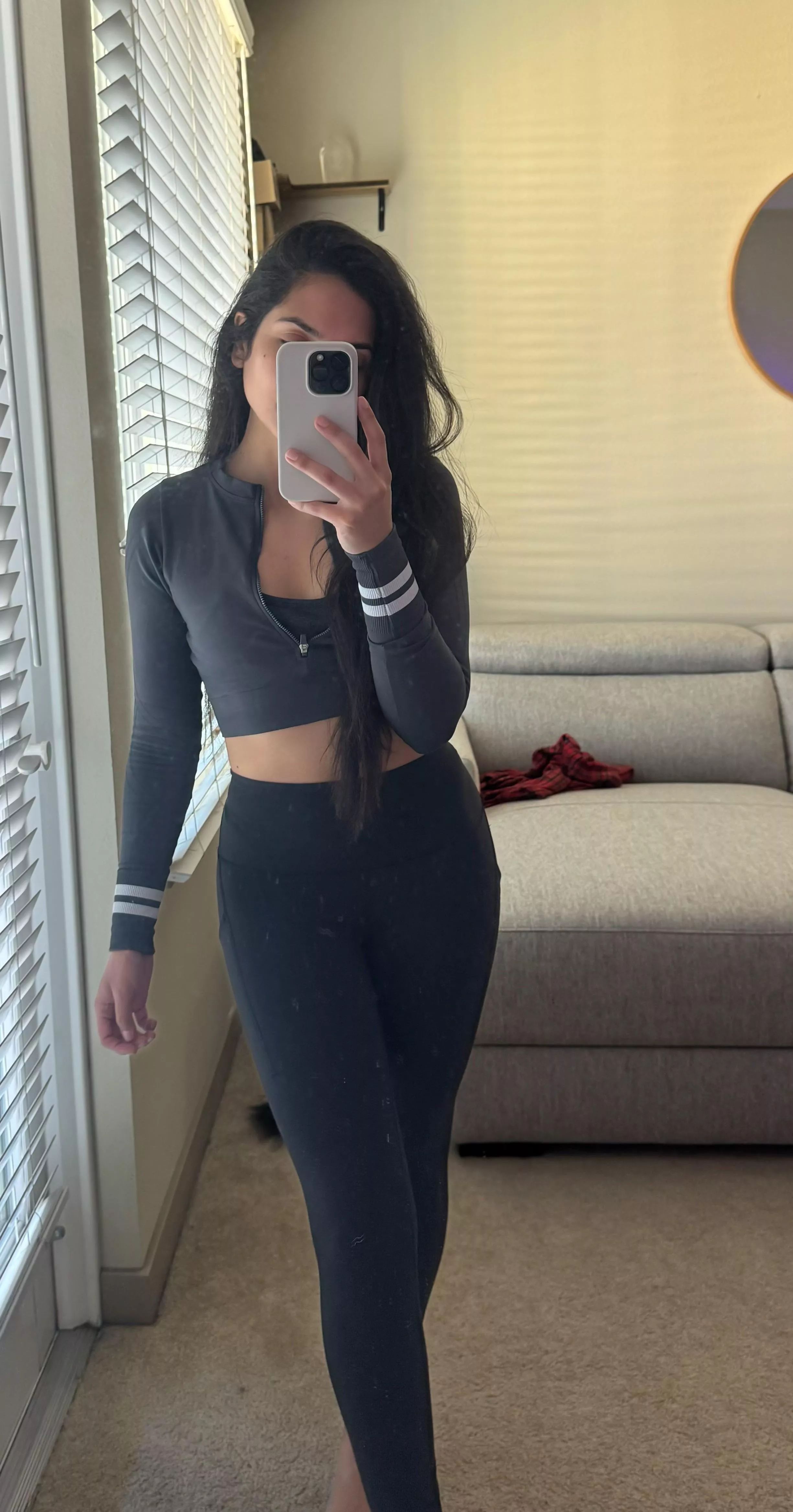 [F] Post workout. Wish I could show you more 🥵💜