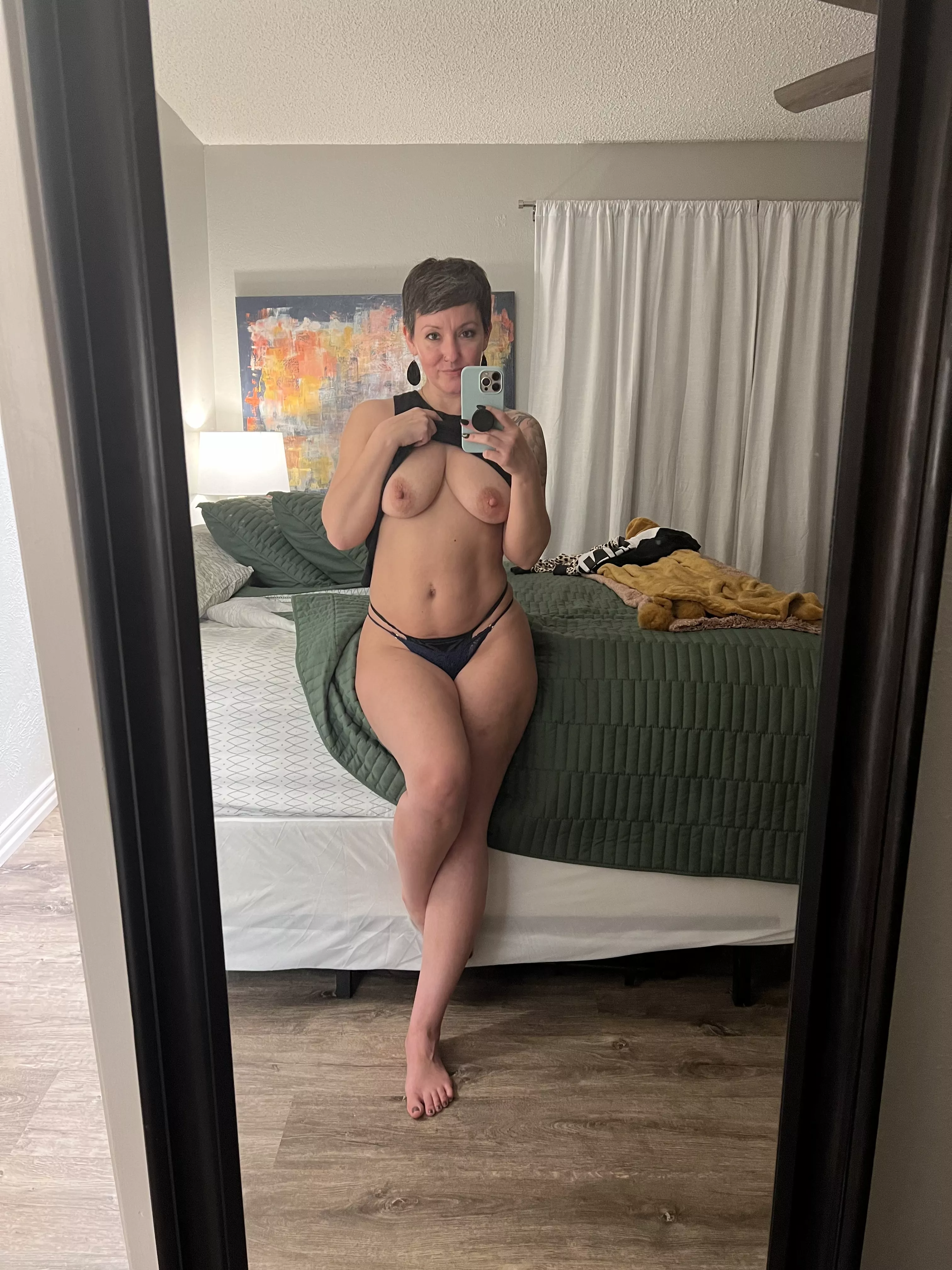 Get your face in here