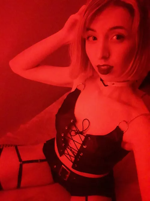 High thight with tiny shorts, yeah or nahh?