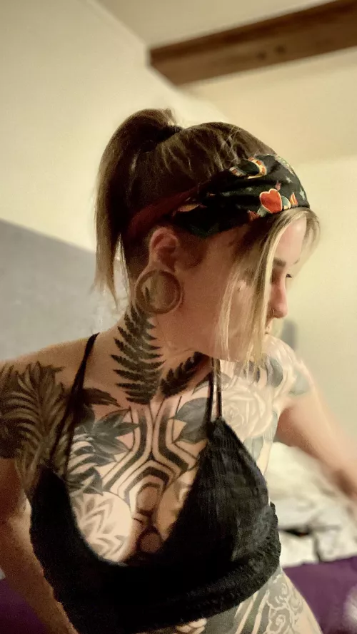 Like a fully tatted front ? 