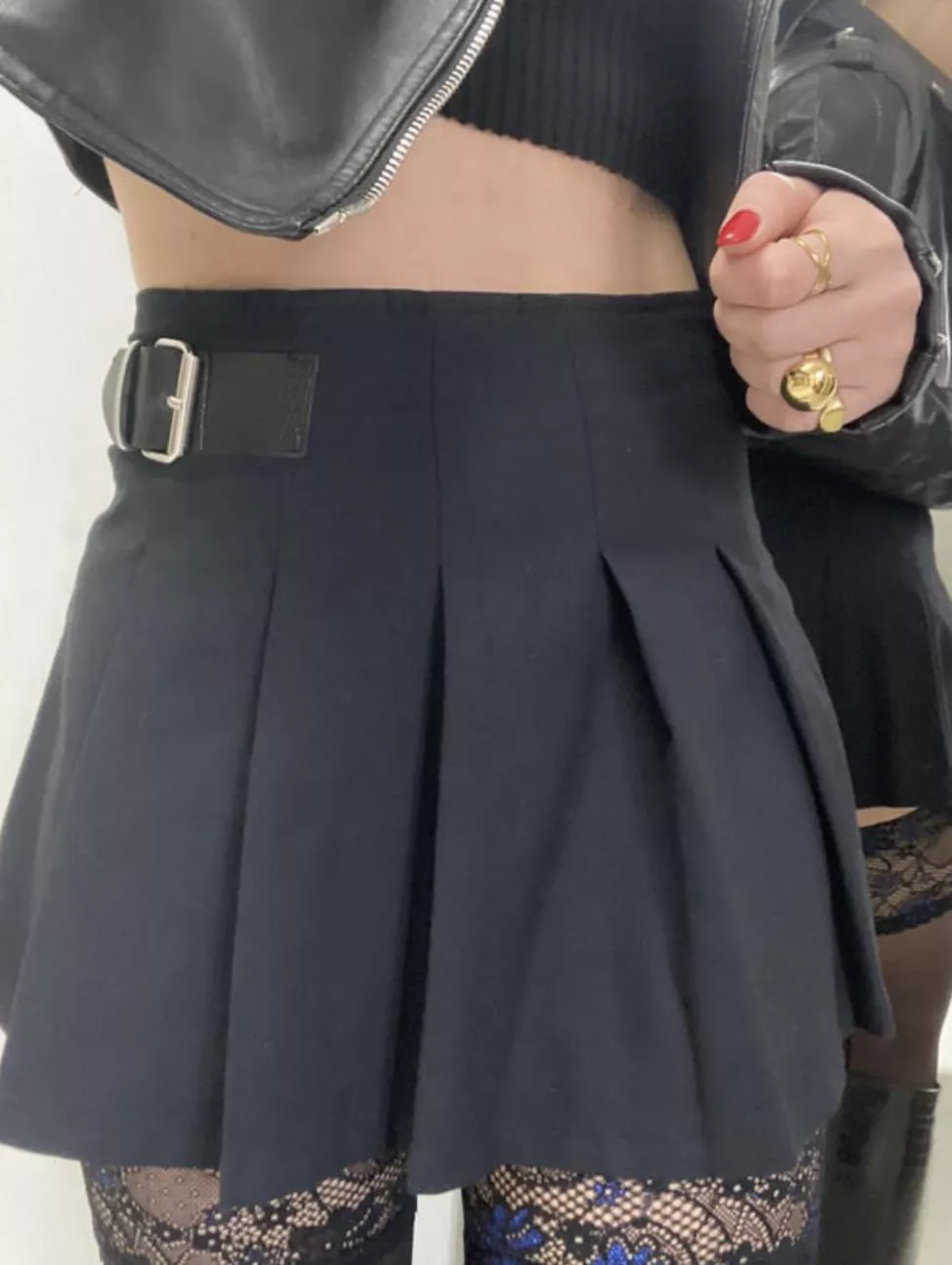 Mini black skirt 