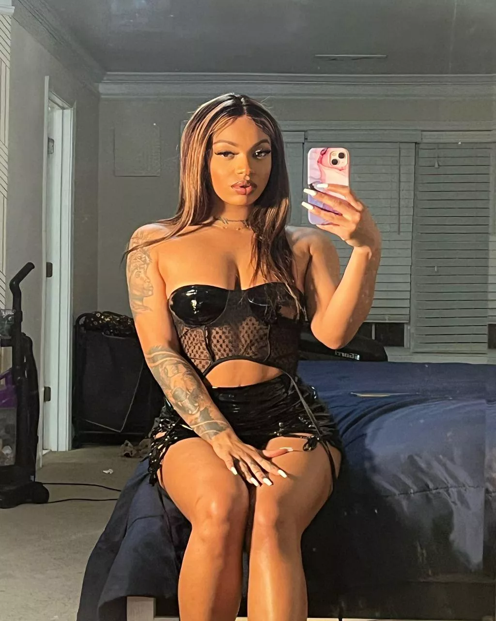 Say yes if you want me naked