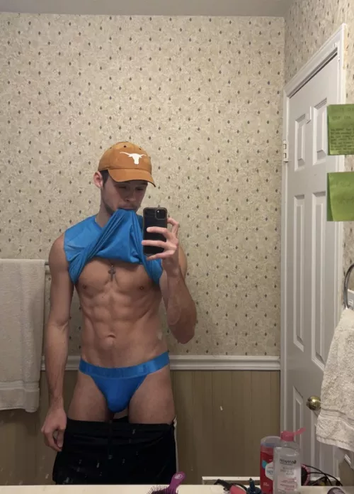 24 Hmu to see the back;)