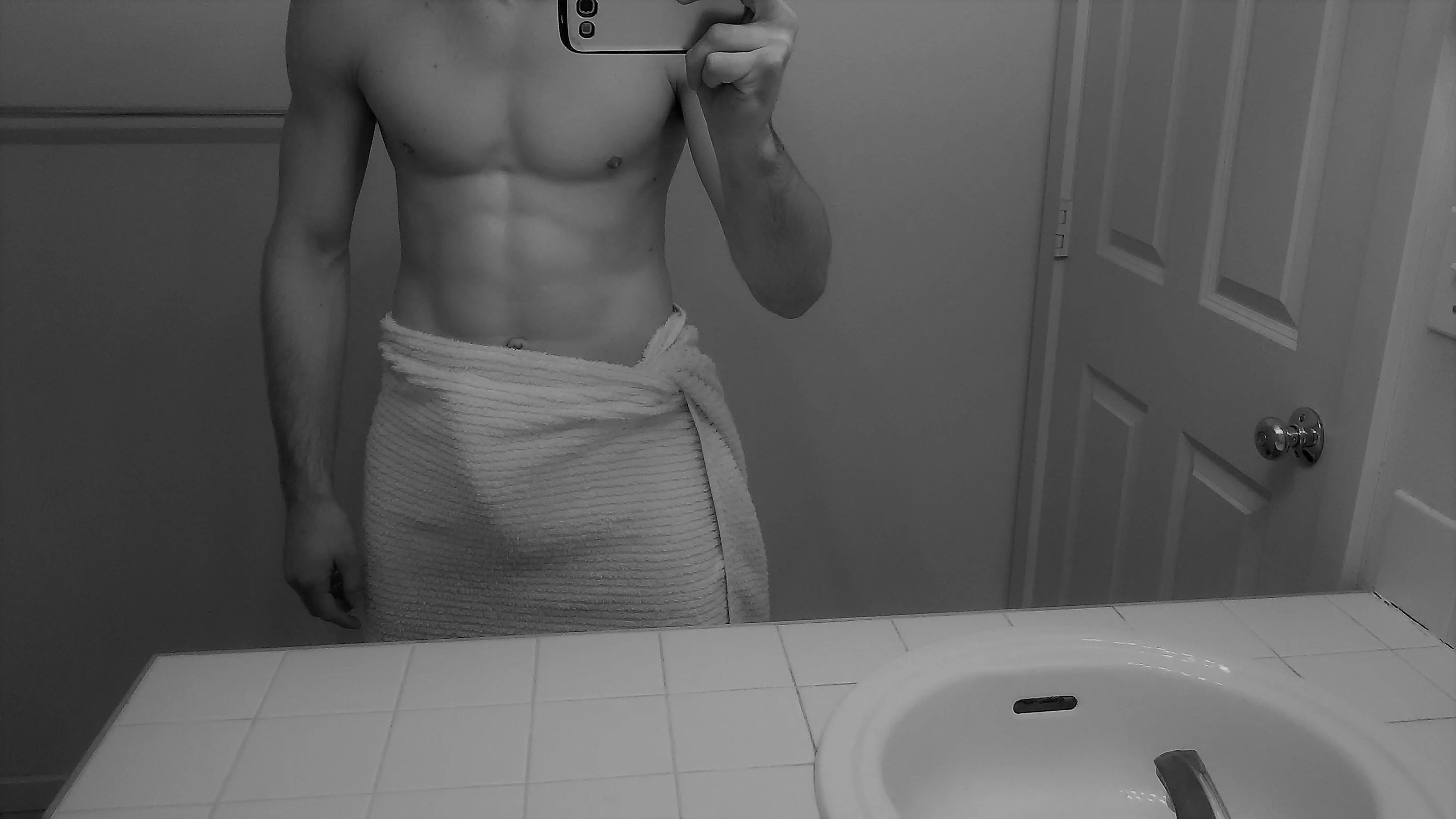 30M - European Bull located in Seattle, WA. Looking for a sexy hotwife to satisfy. Single fit straight. DM me.