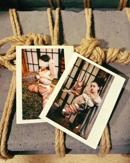 Dusting off some old snapshots from old sessions. We are starting to use our new Shibari space, we want to know what you would like to see (specific rope ties, positions, predicaments, etc.). We read them 🖤