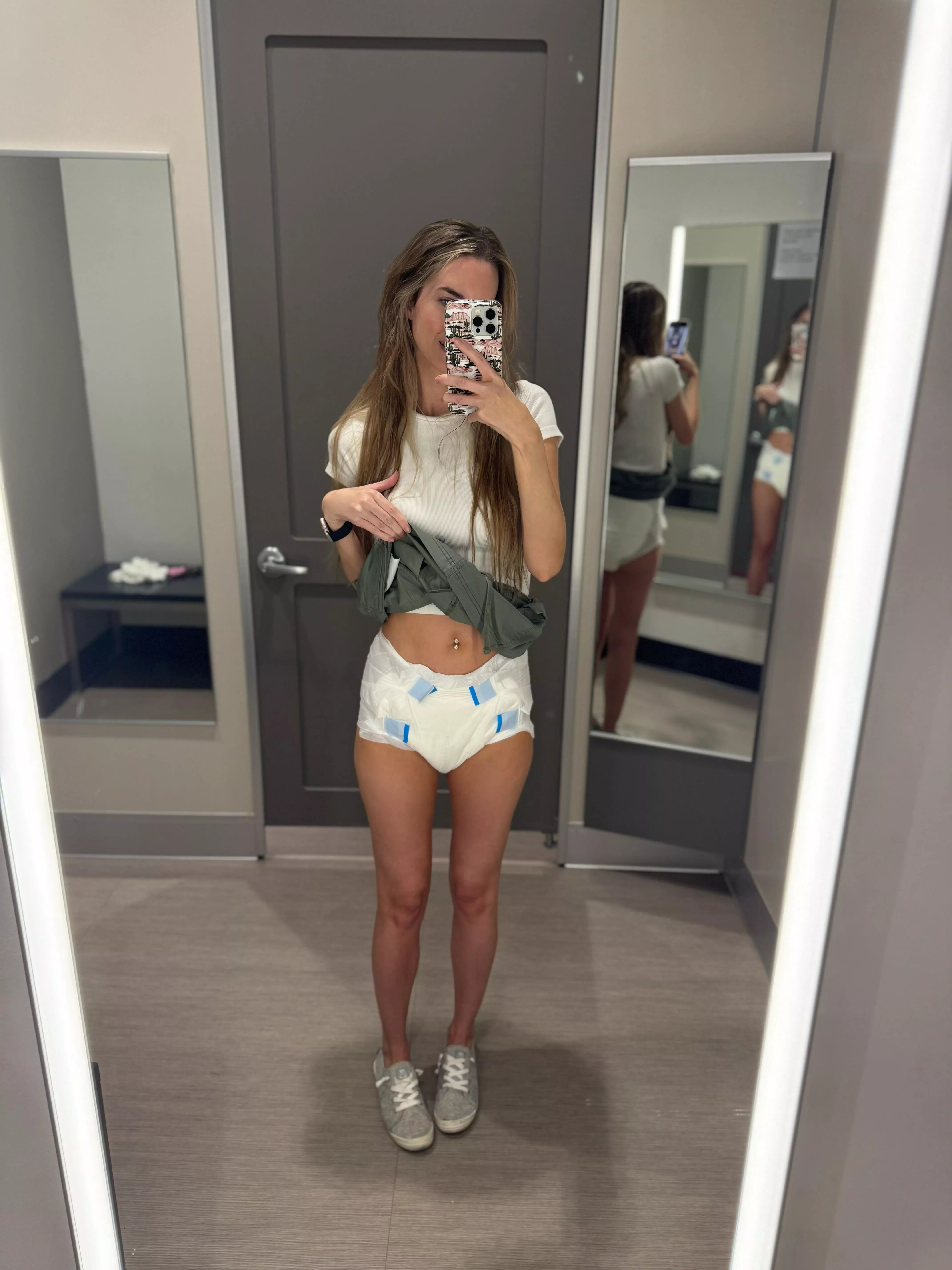 Freedom is when you don’t gotta run to the potty while trying on things 🚽 