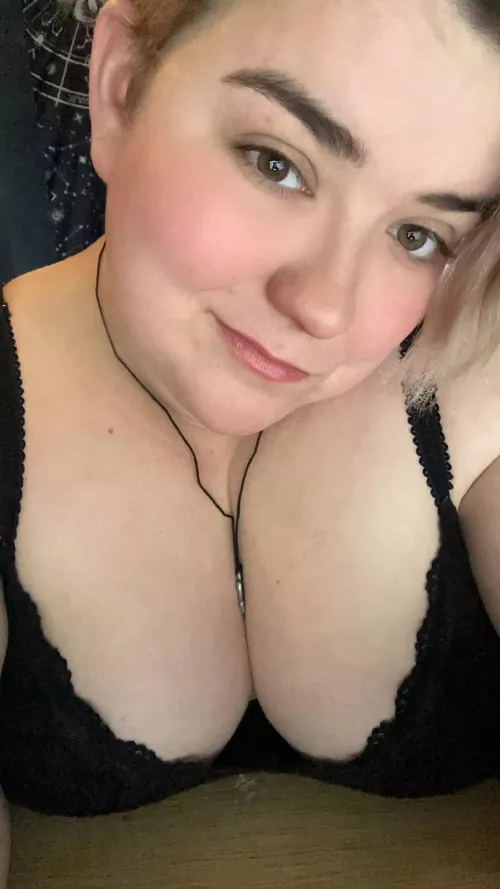 Fuck, I need a good dick right now 🥺