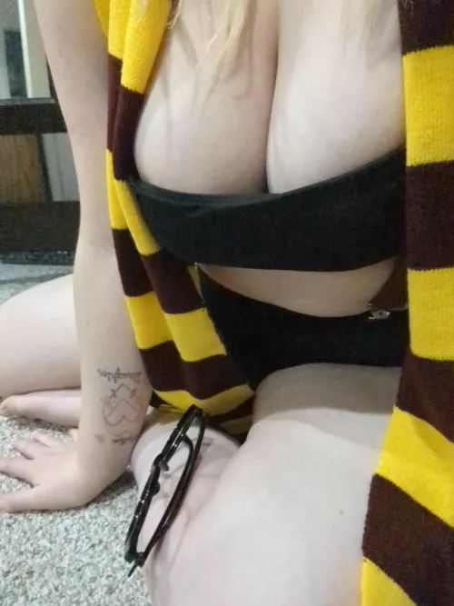 Harry Potters favorite busty wizard ❤️