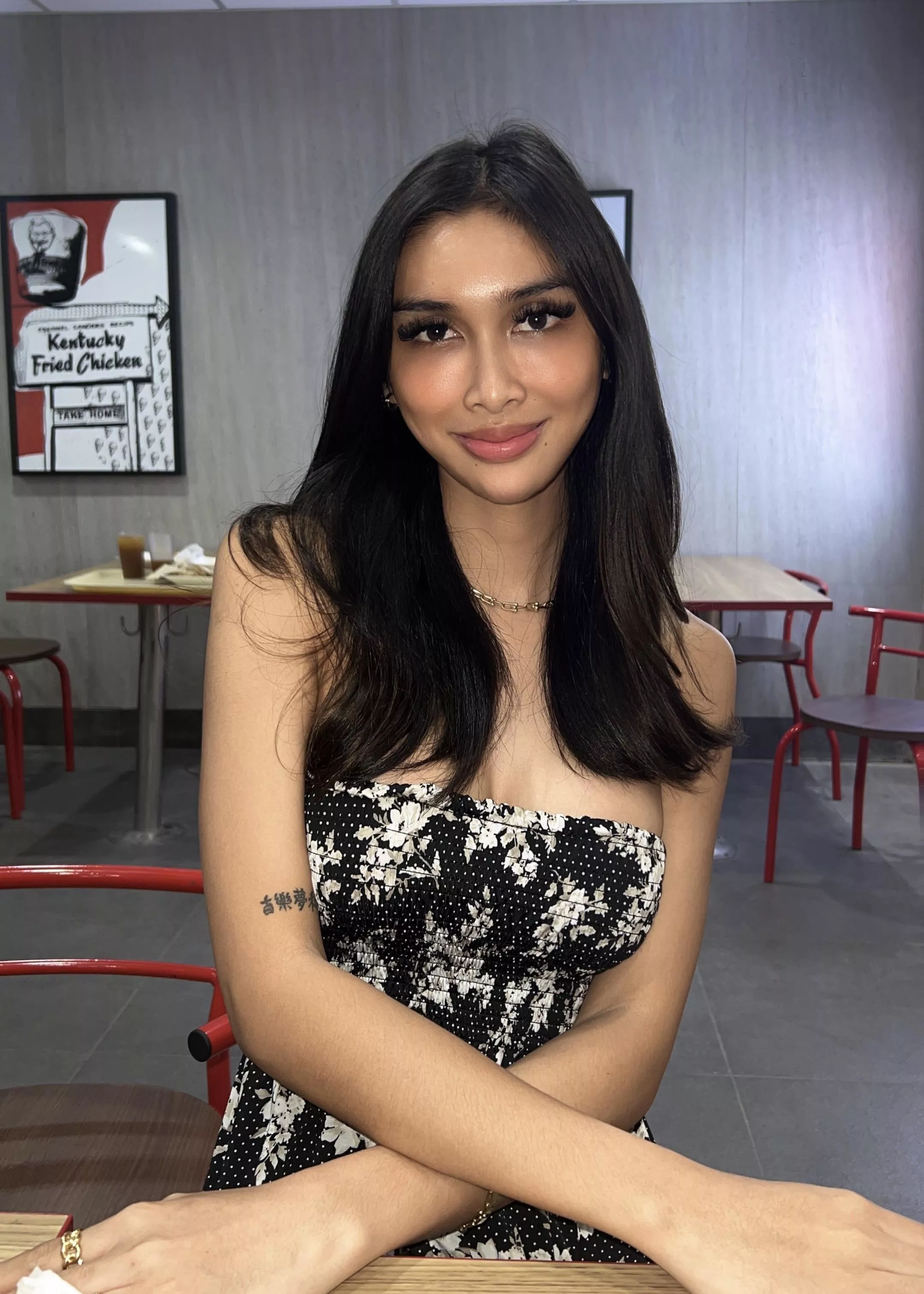 Hi, would u still date me even i have a 🍆?