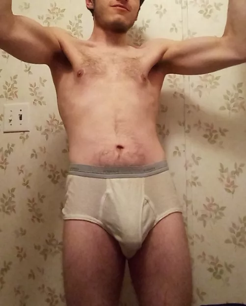 I really want a masculine country boyfriend that wears tighty whities😮‍💨