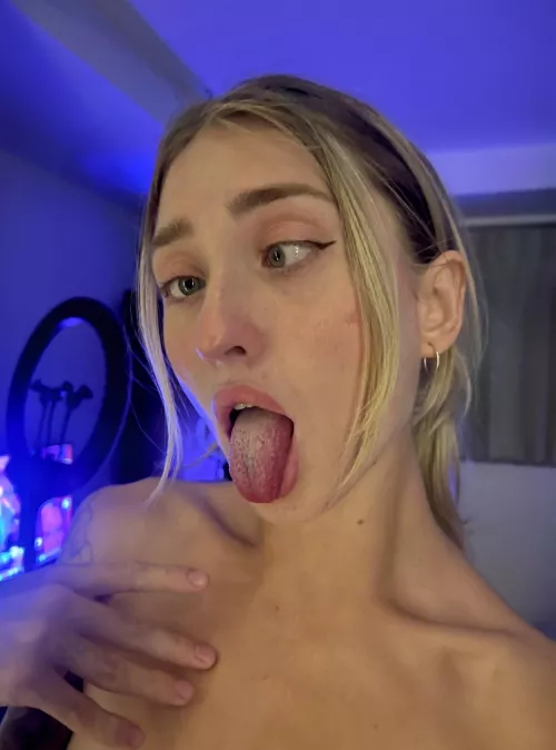 if you’re jerking off rn say hi