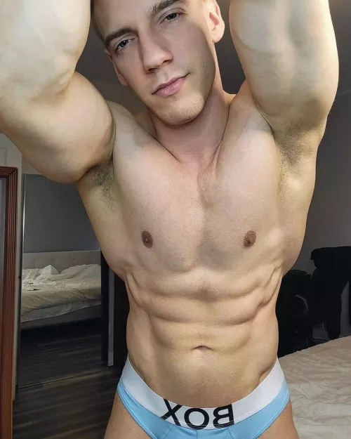 Lips or armpits first 👅..?