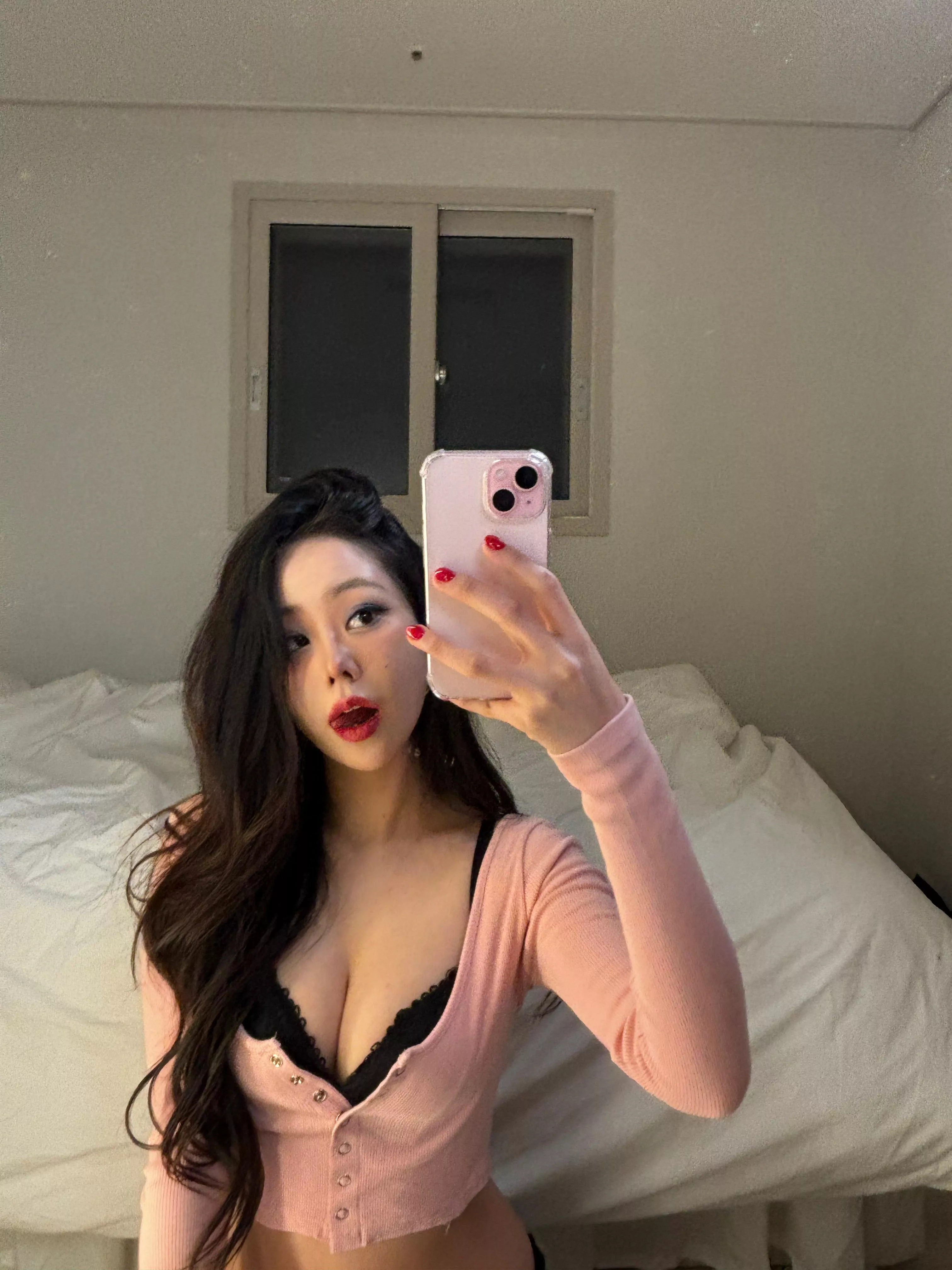 Rate my boobs with an emoji 👼🏻