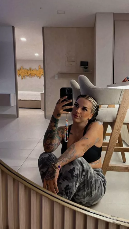 Waiting for dinner, will you join me?