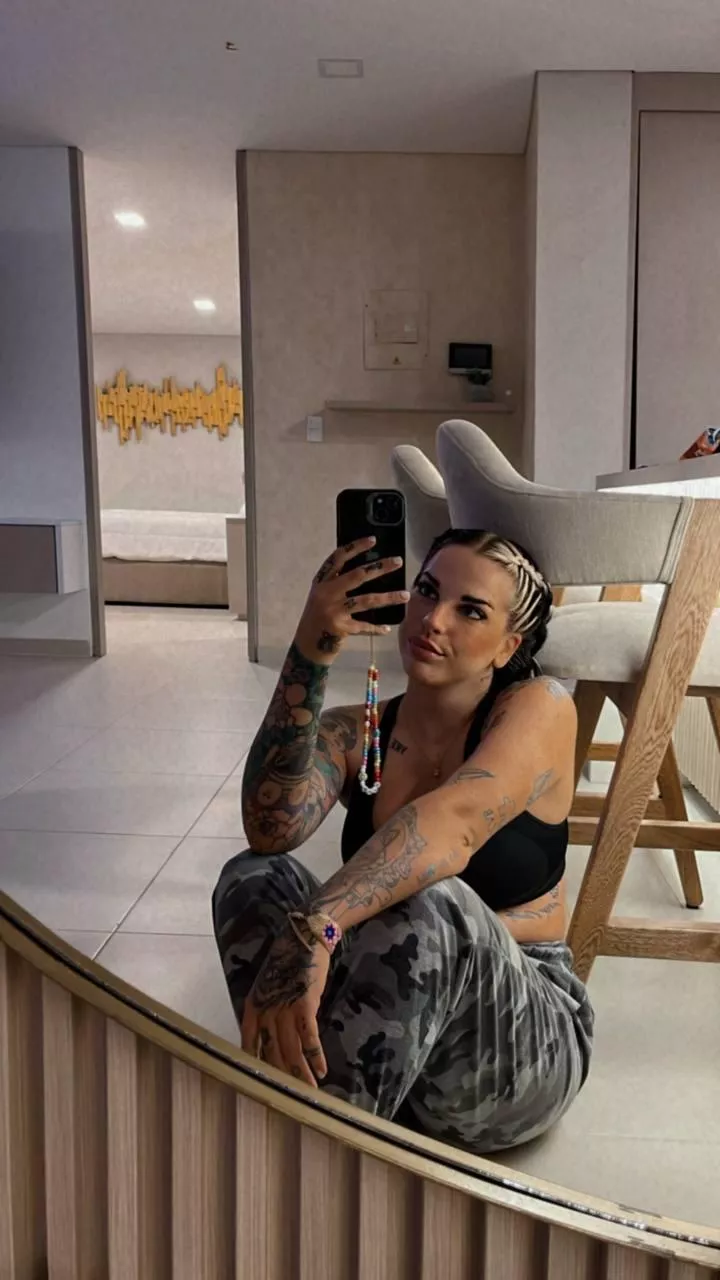 Waiting for dinner, will you join me?