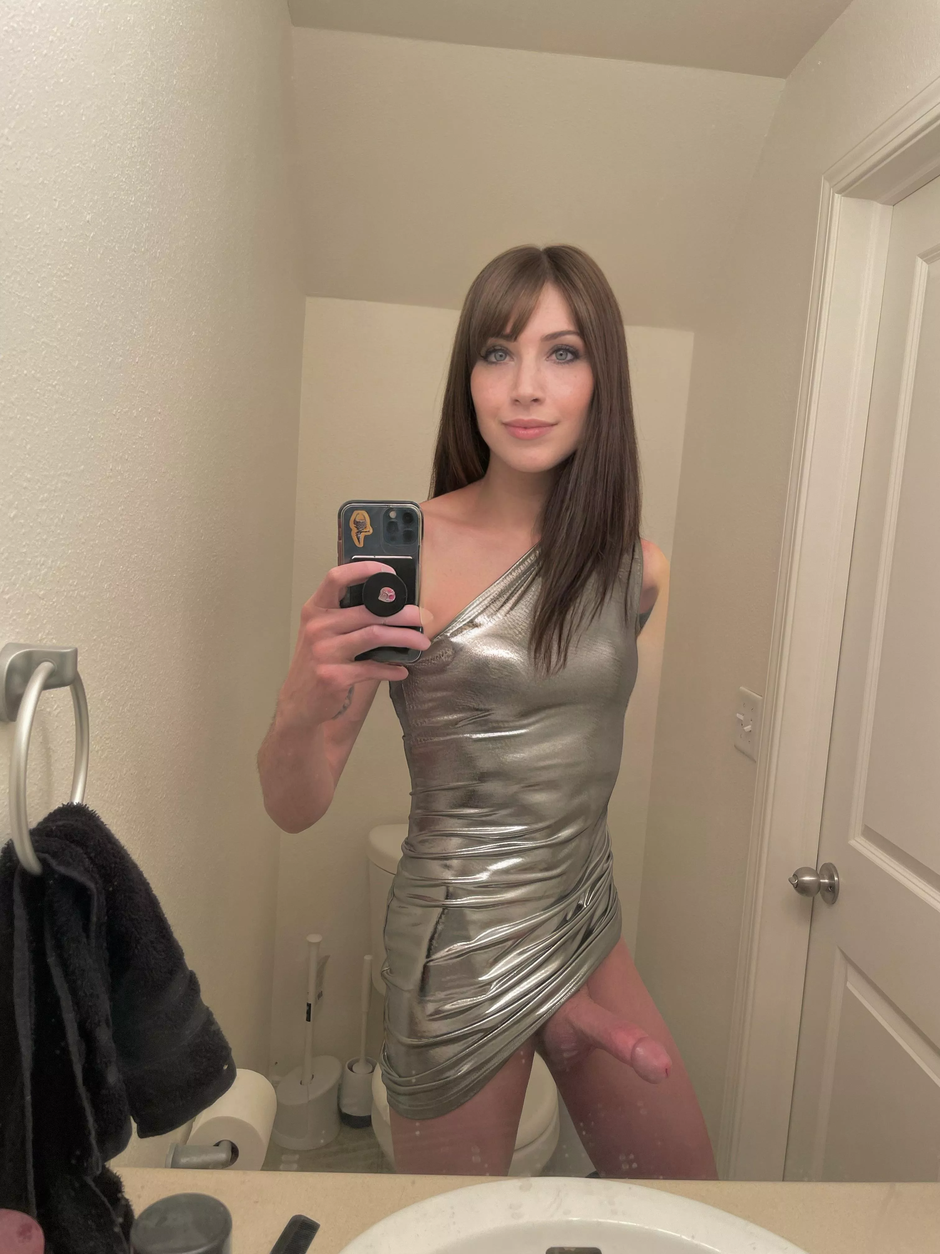 Would you date a girl that shows up to your parents like this?