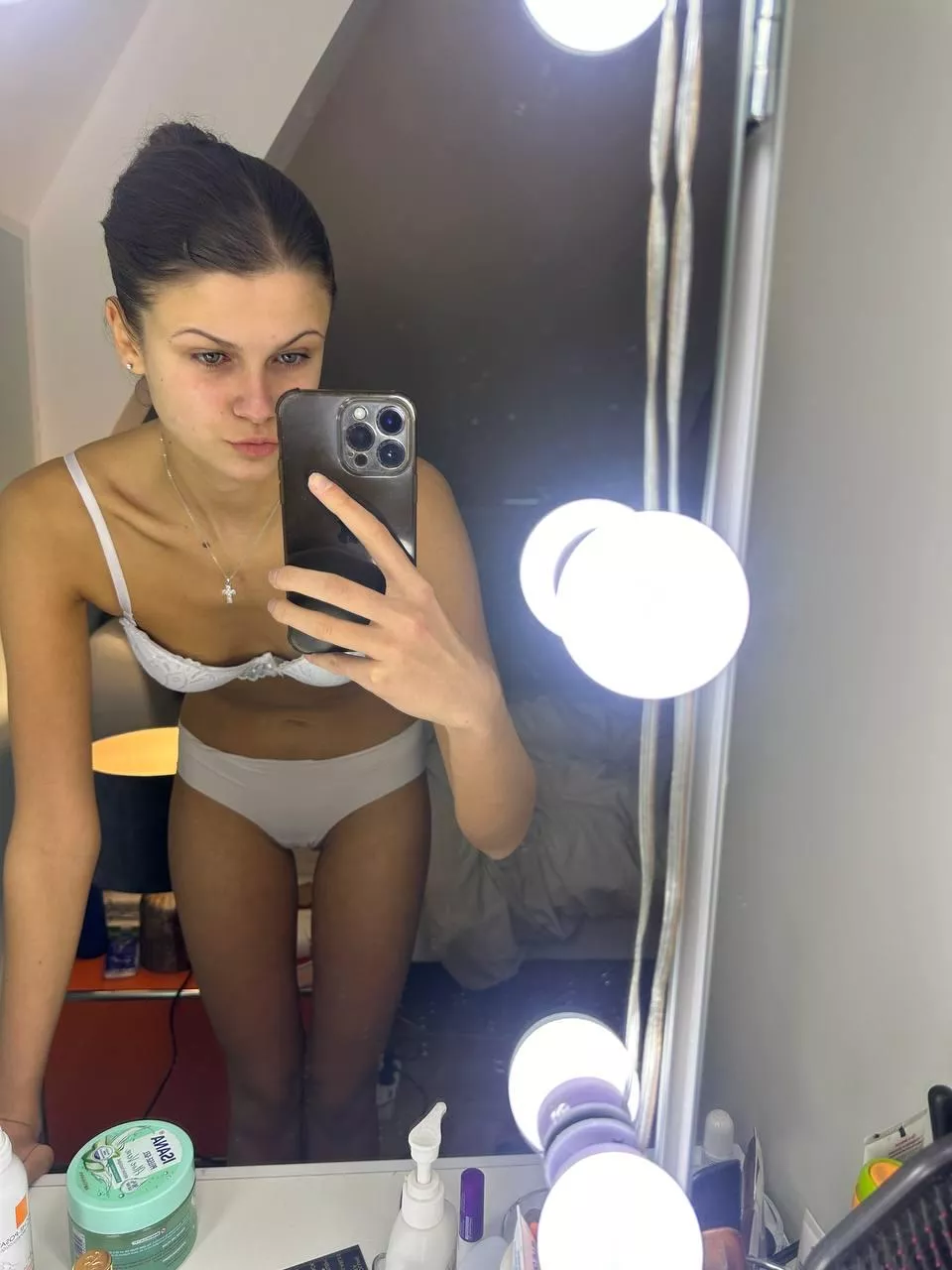 Would you take a teen raw ? (2005)