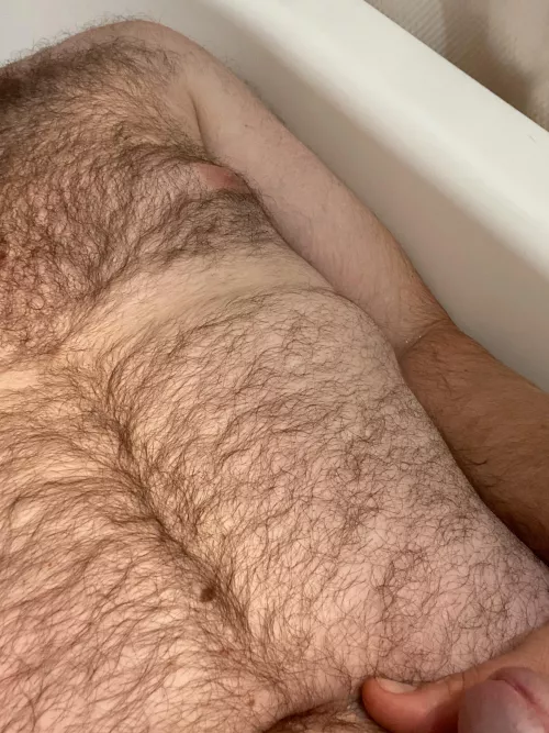 [33] relaxing in the bath