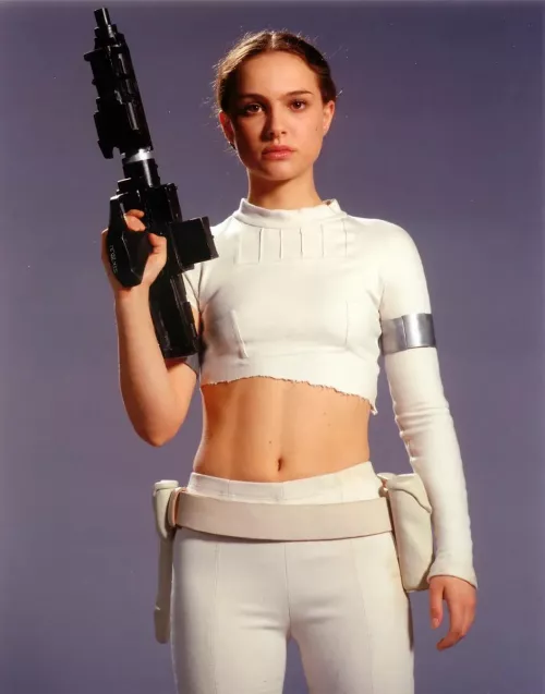 Can anyone send me their best Padme images to jerk off to? (Unknown)