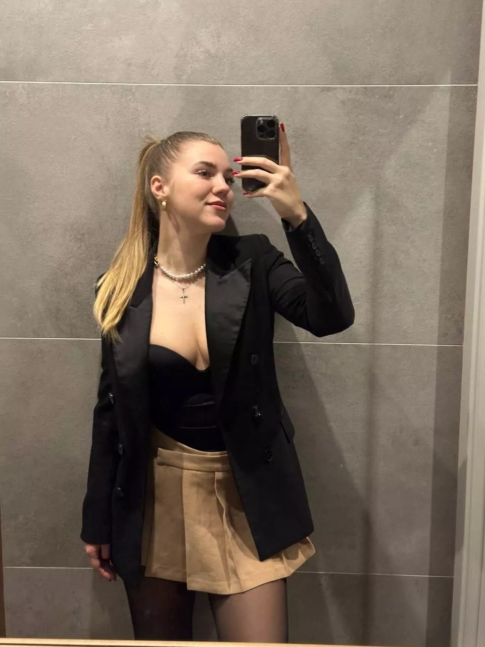 i love this mini skirt