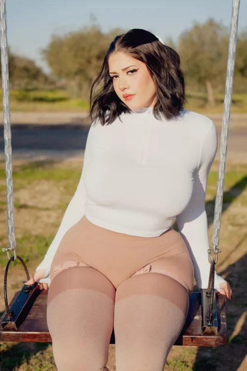 Legging hip cleavage, yay or nay? 🤔