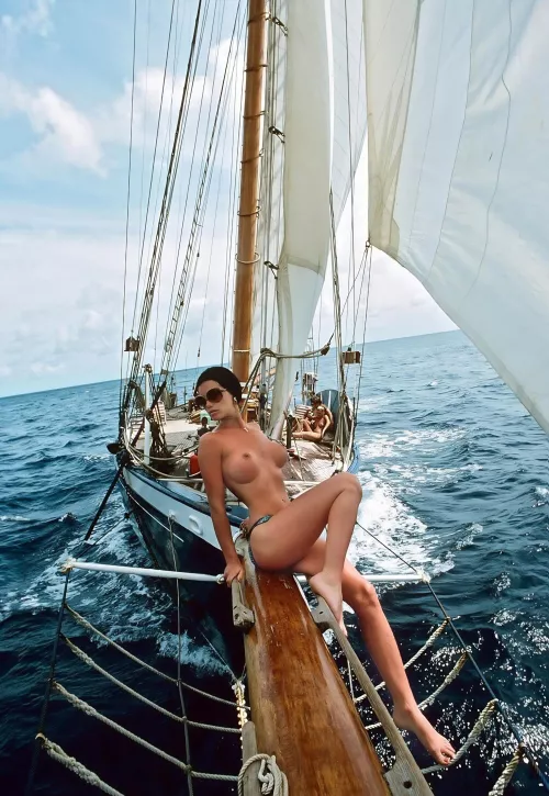 Look, a classic sailboat