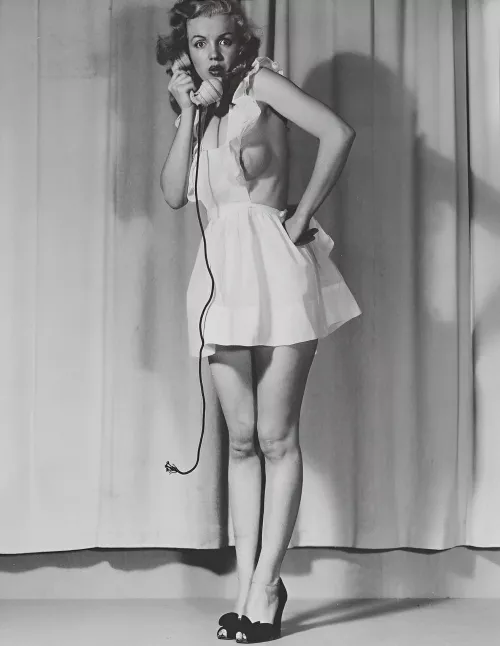 Marilyn Monroe late 40's early 50's 