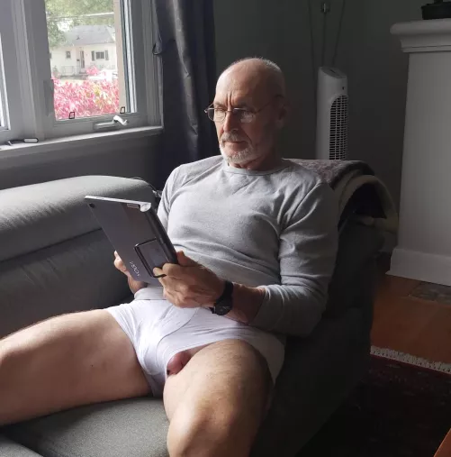 so today seems likie a good day to post...gonna be 72 very soon