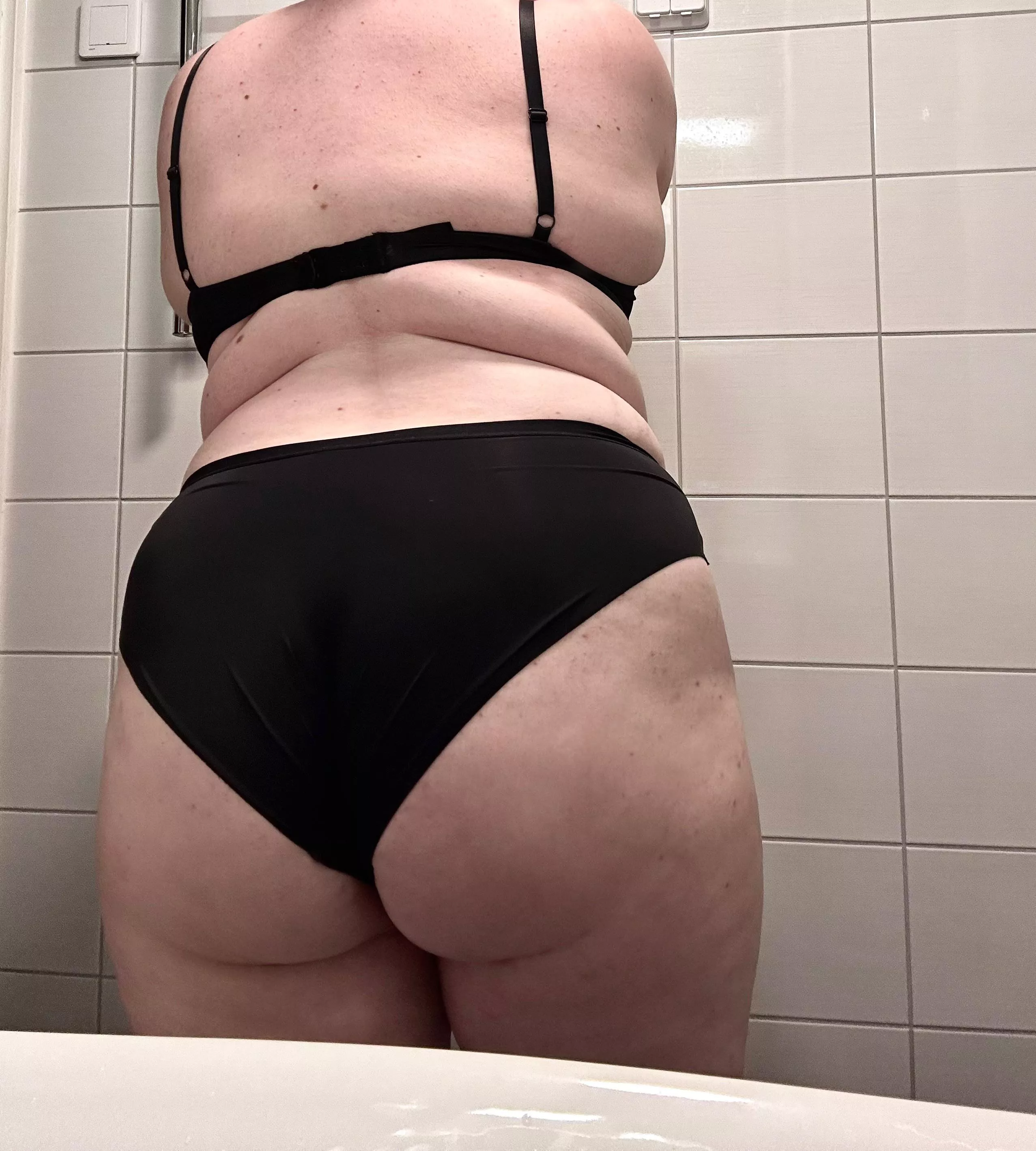 Tipsy and horny 😛