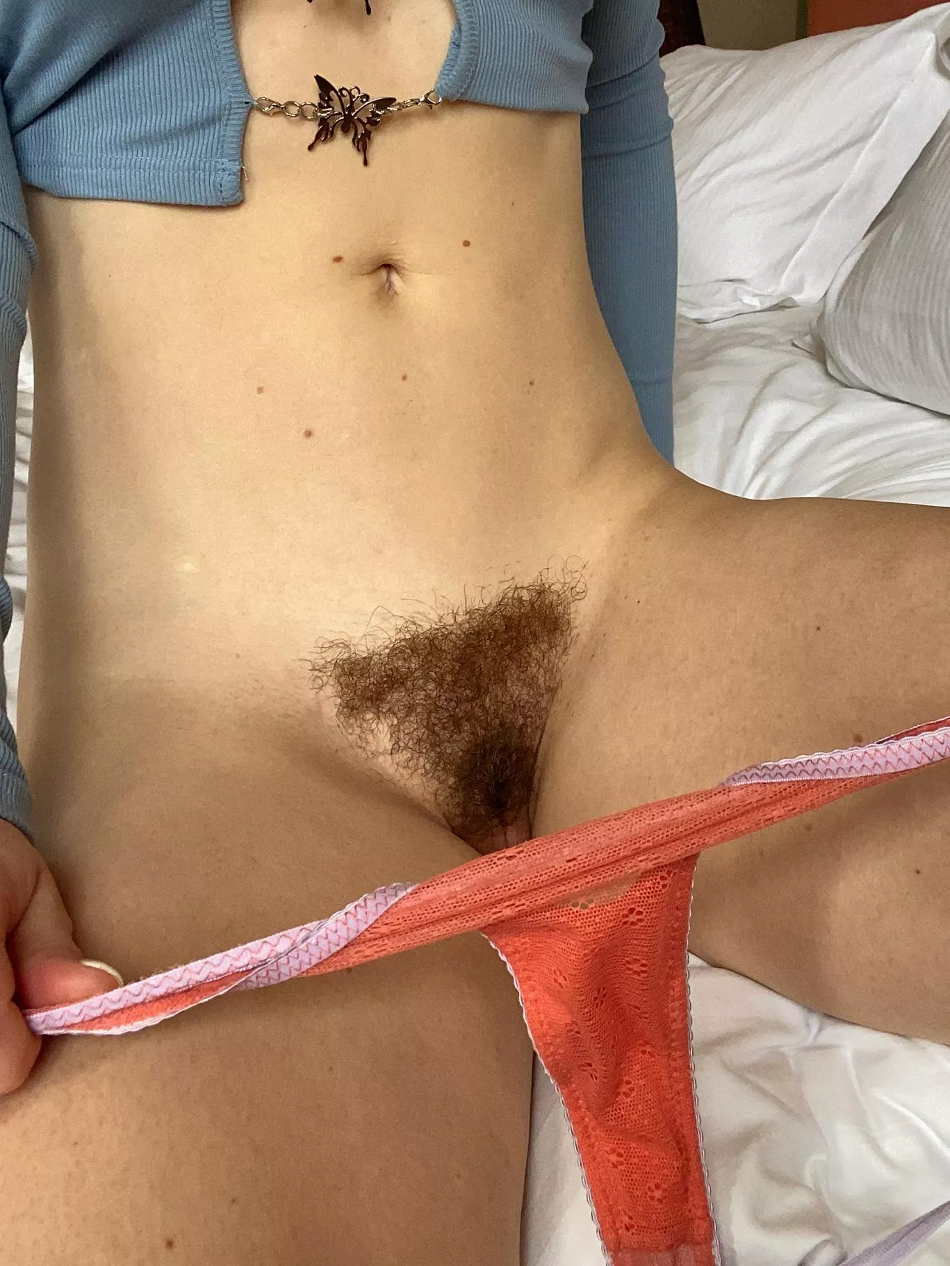 I want to feel kisses all over my body, starting with my hairy pussy