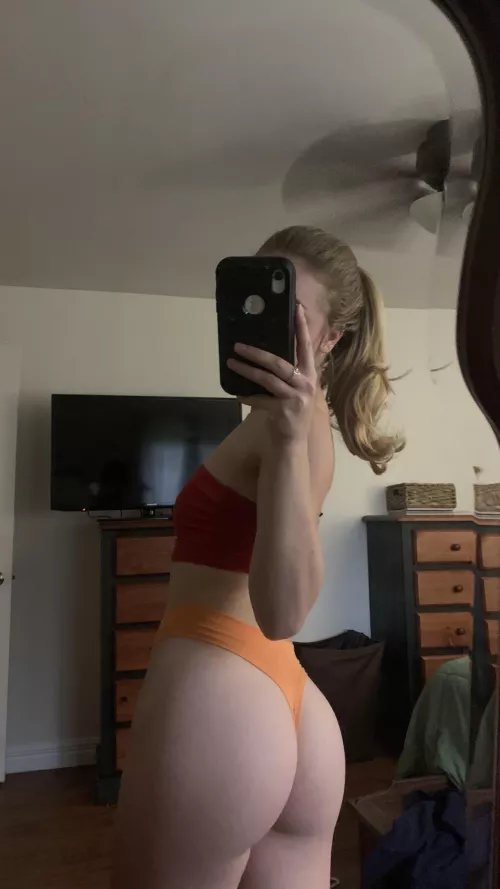 Natalie Grace (@nextdoornatalie.1)