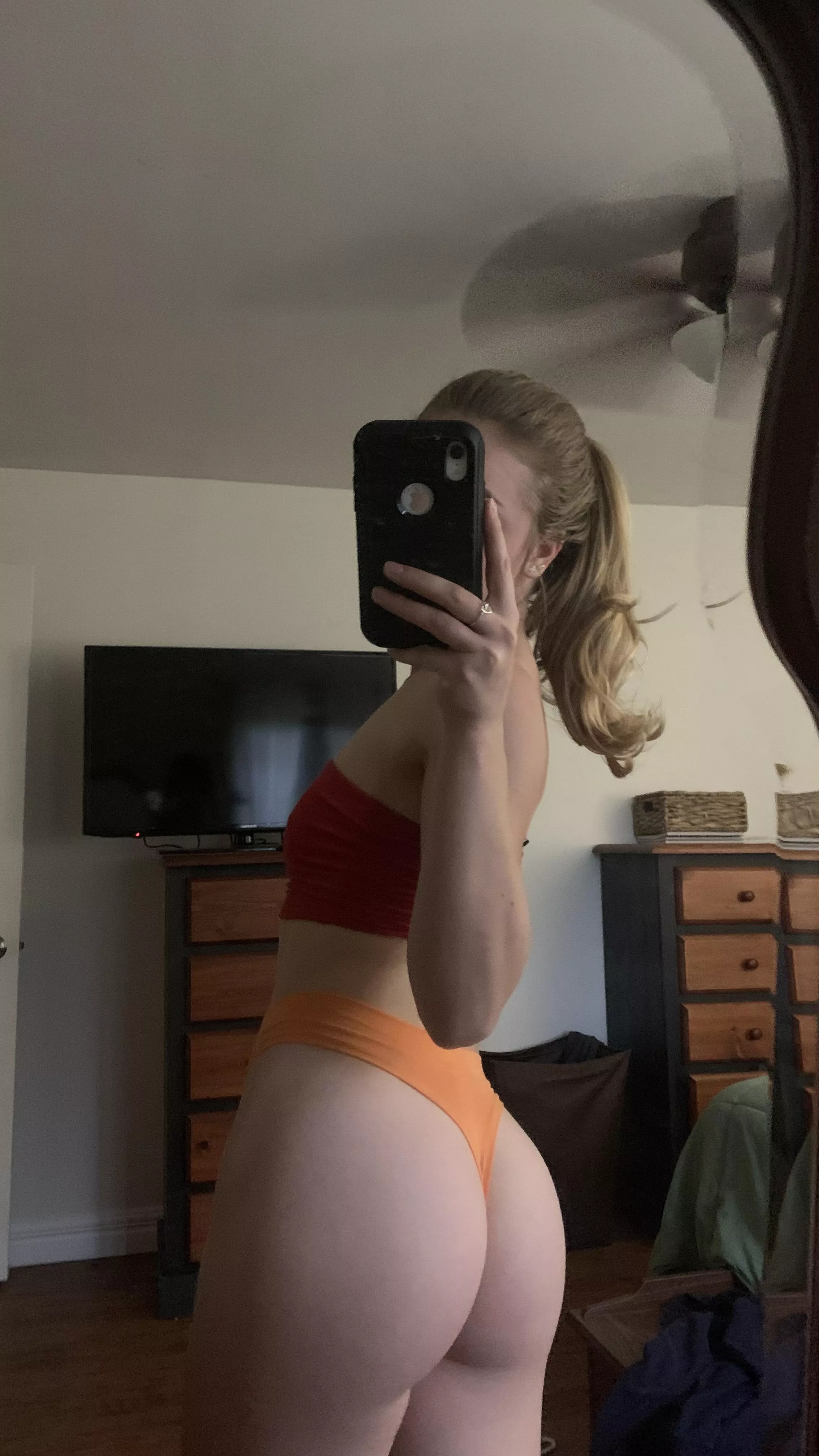 Natalie Grace (@nextdoornatalie.1)