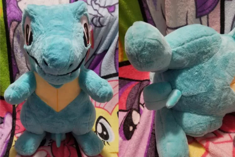 Recently commissioned NSFW fuckable male Totodile with simple sheath and balls [M] (Furrysale)