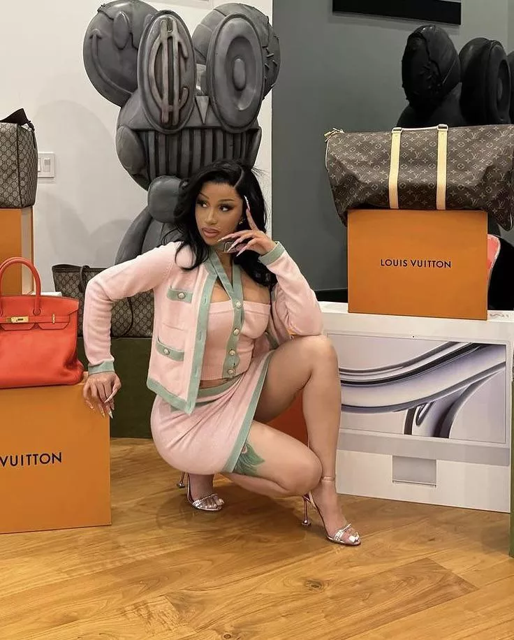 She's so fine 😍😍