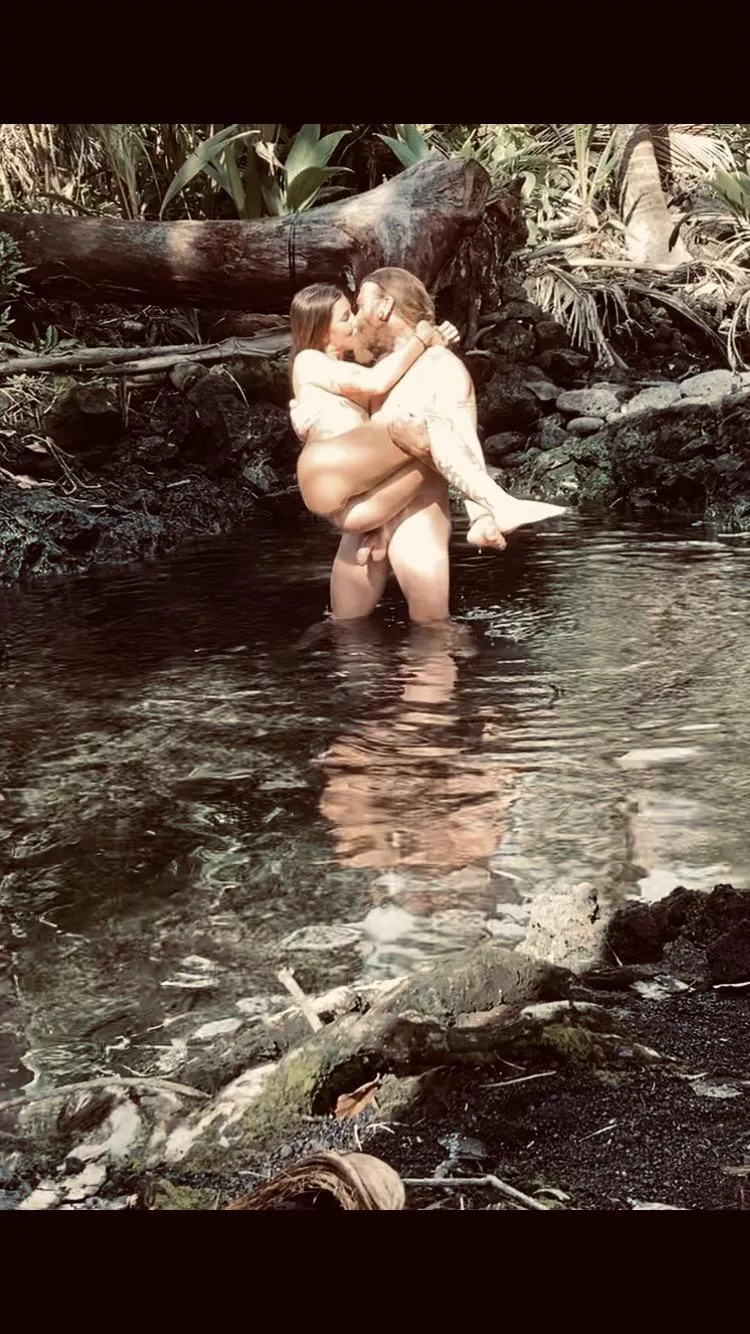 Found beautiful hotsprings in the jungle of Hawaii